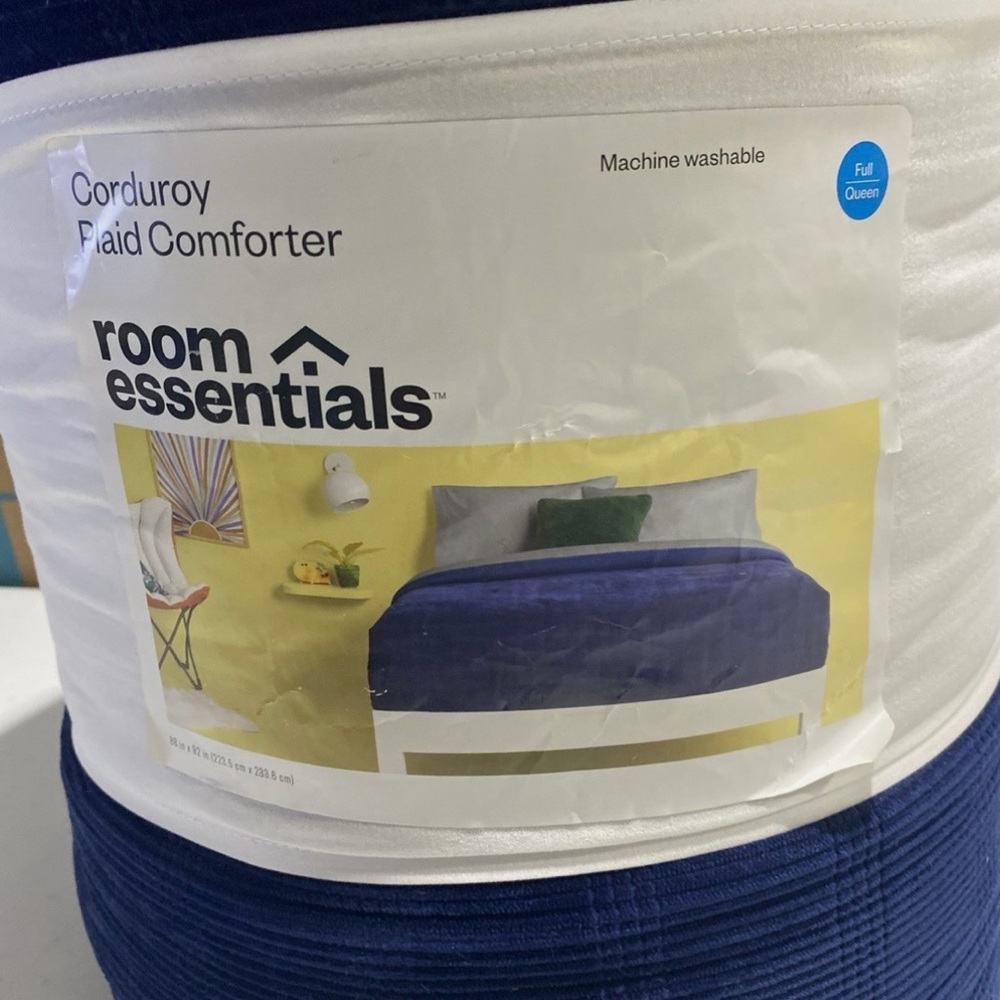 Room Essentials Corduroy Plaid Comforter - Navy Blue